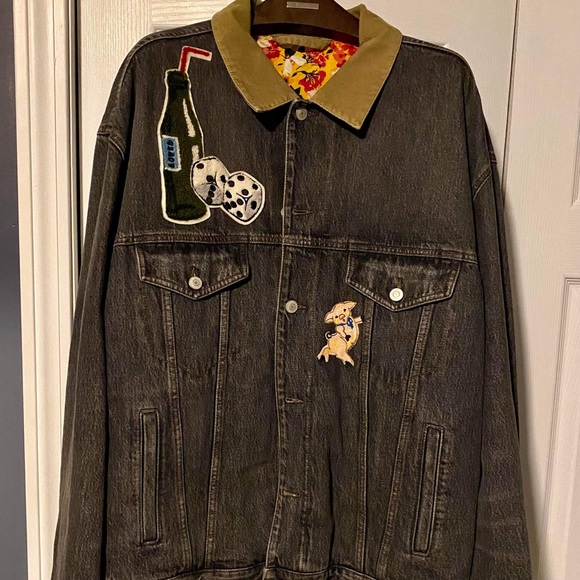 Gucci denim jacket worn 5x like new - Picture 2 of 3